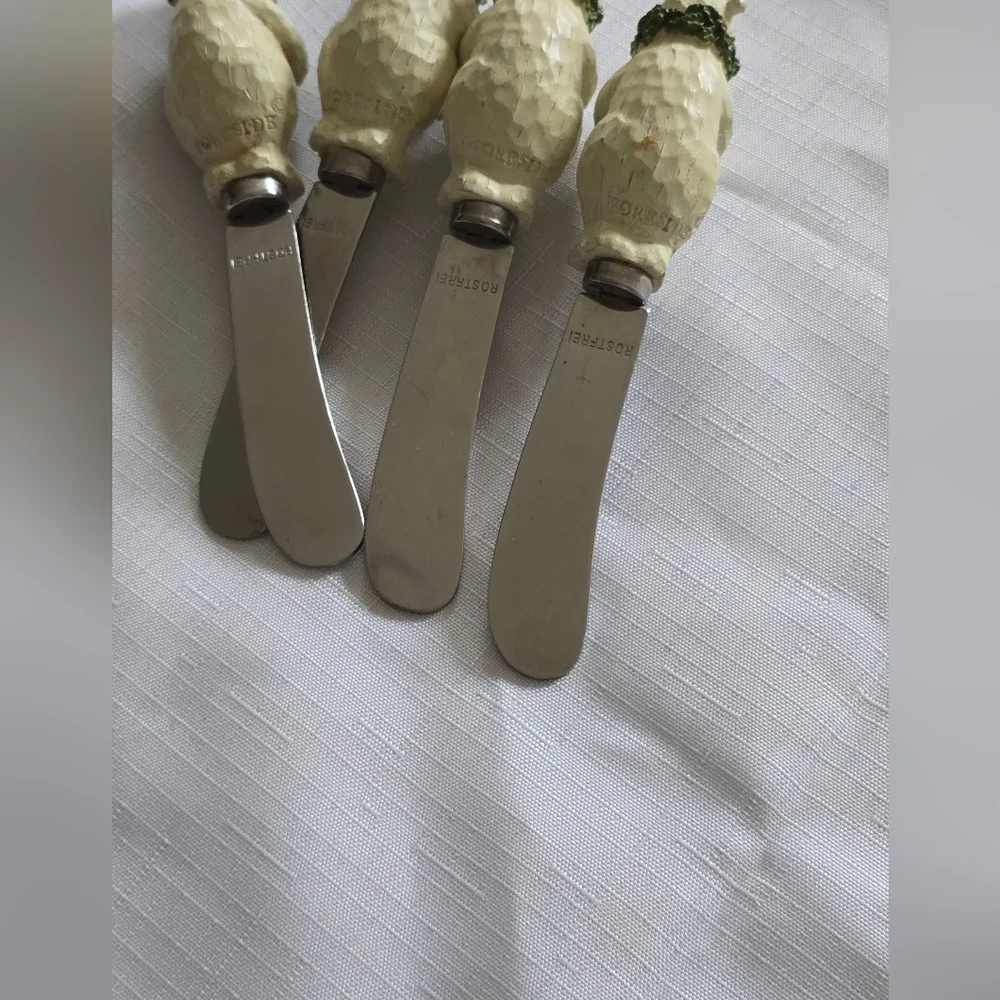 Foreside Set of 4 Small Spreading Knives/ Spreaders With Polar Bear Winter Theme
